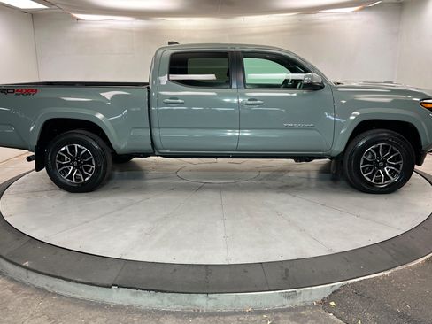 Used 2023 Toyota Tacoma TRD Sport w/ TRD Premium Sport Package AWD/4WD image 7
