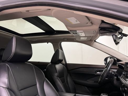 Used 2023 Nissan Rogue SL w/ SL Premium Package image 25