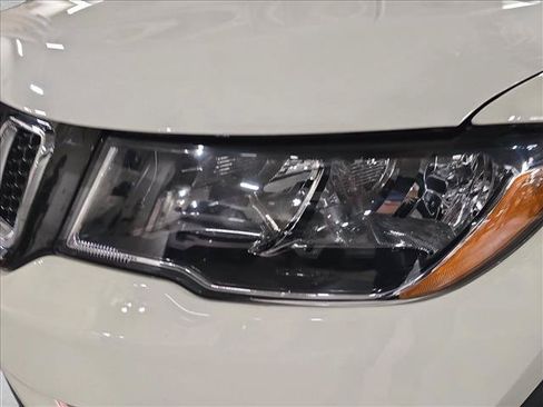 Used 2020 Jeep Compass Latitude w/ Popular Equipment Group AWD/4WD image 29