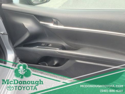 Used 2020 Toyota Camry SE image 23