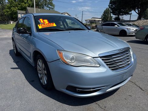 Used 2013 Chrysler 200 Limited FWD image 4