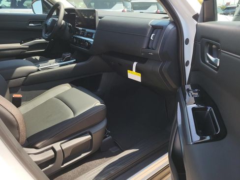New 2026 Nissan Pathfinder SL w/ Cargo Package FWD image 11