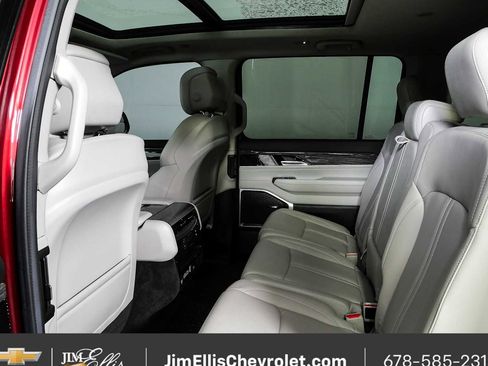 Used 2022 Jeep Wagoneer Series II w/ Premium Group I AWD/4WD image 19