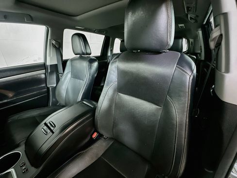 Used 2017 Toyota Highlander Limited AWD/4WD image 19