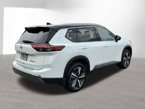 Used 2024 Nissan Rogue SL w/ SL Premium Package AWD/4WD image 3