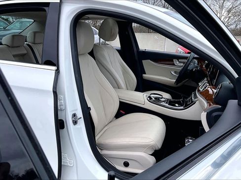 Used 2018 Mercedes-Benz E 300 image 9