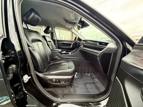 Used 2022 Jeep Grand Cherokee L Limited image 31