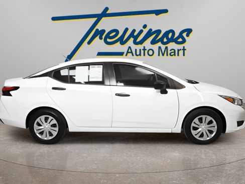 Used 2021 Nissan Versa S image 5