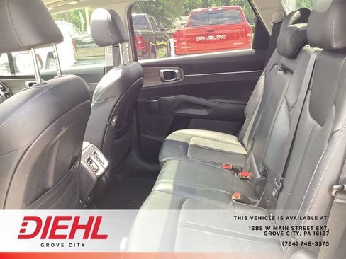 Used 2022 Kia Sorento S w/ Panoramic Sunroof Package AWD/4WD image 13