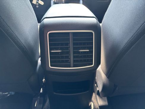 Used 2025 Kia Sportage LX FWD image 22