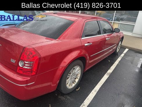 Used 2010 Chrysler 300 Touring Plus RWD image 3