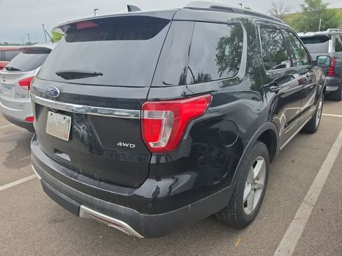 Used 2017 Ford Explorer XLT w/ Equipment Group 202A AWD/4WD image 3