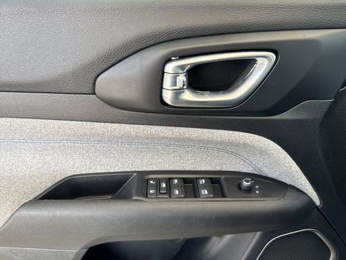 Certified 2022 Jeep Compass Latitude image 11