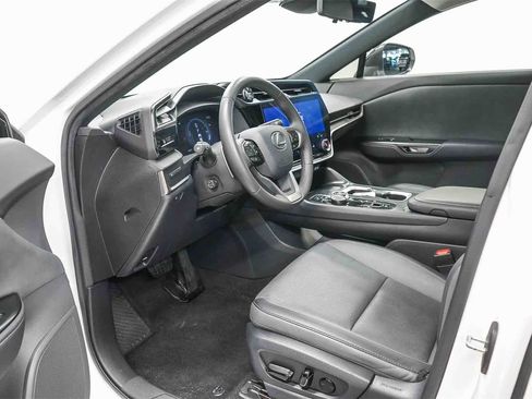 Used 2024 Lexus RZ 300e Premium image 18
