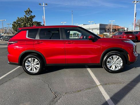 New 2026 Mitsubishi Outlander ES image 6