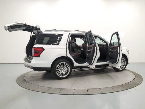 Used 2024 Ford Expedition Limited AWD/4WD image 15