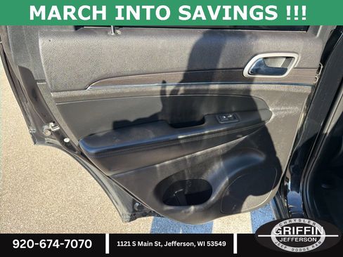 Used 2018 Jeep Grand Cherokee Limited image 22