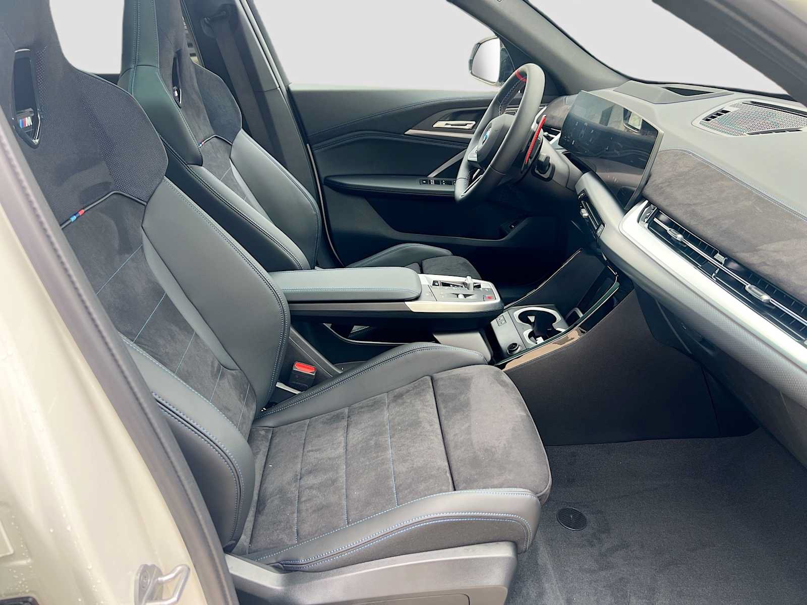 Used 2026 BMW X2 M35i w/ Technology Package AWD/4WD image 28
