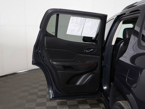 Used 2021 GMC Acadia Denali w/ Denali Technology Package FWD image 28