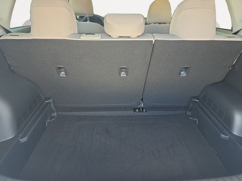 Used 2025 Kia Soul LX w/ LX Technology Package FWD image 10