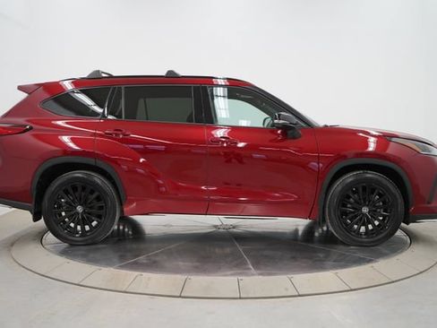 Used 2023 Toyota Highlander XSE AWD/4WD image 8