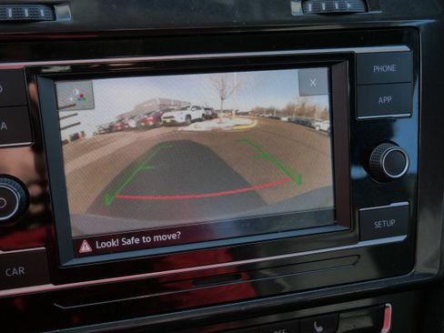 Used 2018 Volkswagen Golf Alltrack S image 31