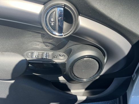 Used 2022 MINI Cooper 4-Door Hardtop FWD image 12