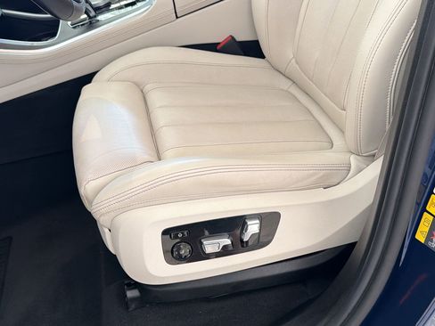 Used 2022 BMW X5 xDrive45e w/ Luxury Seating Package AWD/4WD image 14