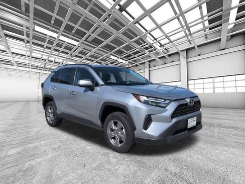 Used 2025 Toyota RAV4 XLE FWD image 1