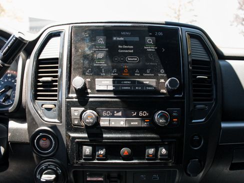 Used 2021 Nissan Titan PRO-4X w/ Pro-4x Convenience Package AWD/4WD image 21