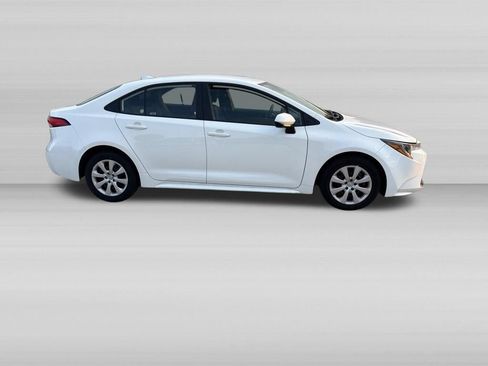 Used 2025 Toyota Corolla LE FWD image 3