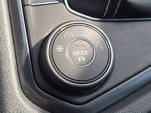 Used 2023 Volkswagen Tiguan SEL R-Line AWD/4WD image 13