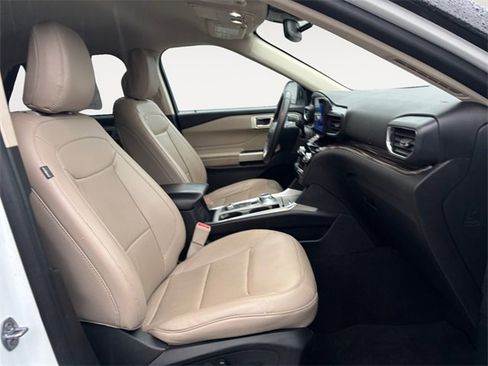 Used 2023 Ford Explorer Limited image 15
