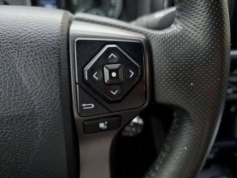 Used 2016 Toyota Tacoma TRD Sport w/ Towing Package image 36