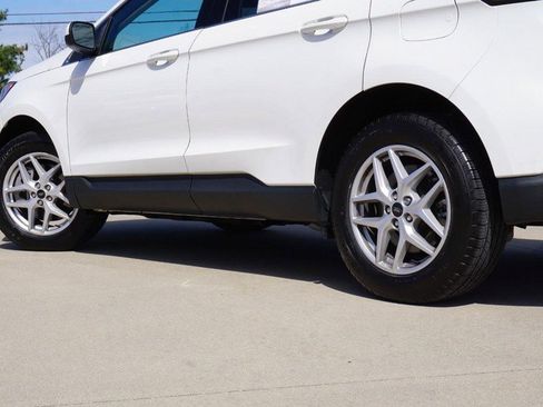 Used 2024 Ford Edge SEL w/ Convenience Package image 13