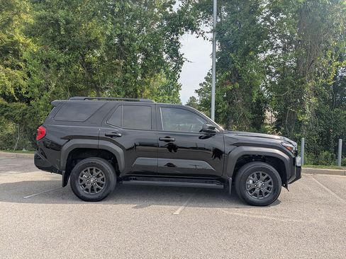 Certified 2026 Toyota 4Runner SR5 AWD/4WD image 2