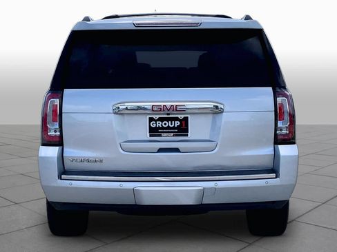 Used 2017 GMC Yukon Denali RWD image 5
