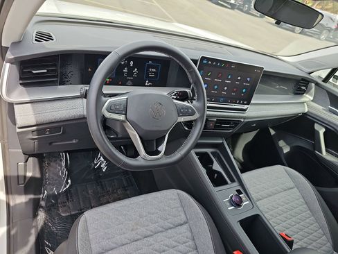 Used 2025 Volkswagen Tiguan S FWD image 15