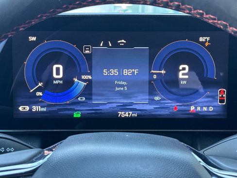 Used 2025 Chevrolet Equinox EV RS FWD image 39
