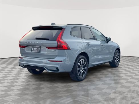 Certified 2025 Volvo XC60 B5 Plus image 4