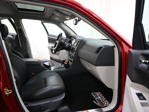 Used 2007 Chrysler 300 SRT8 RWD image 9