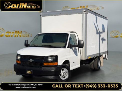 Used 2016 Chevrolet Express 4500 image 1