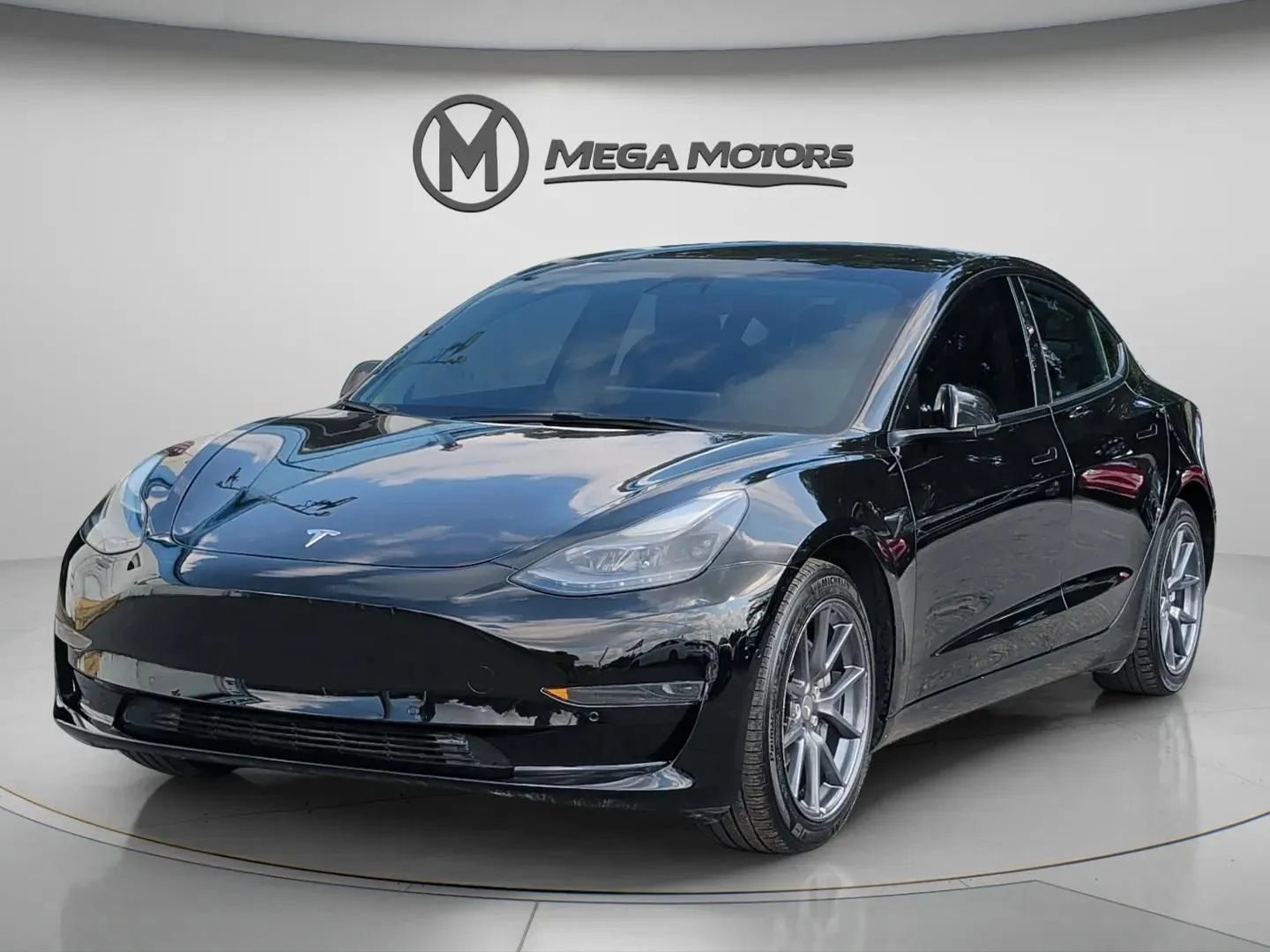 Used 2022 Tesla Model 3 Standard Range RWD image 1
