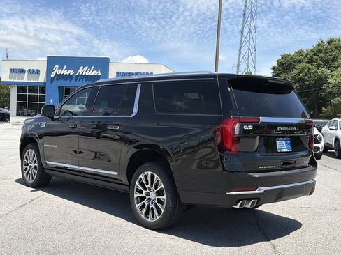 New 2026 GMC Yukon XL Denali w/ Sun & Power Step Package RWD image 21