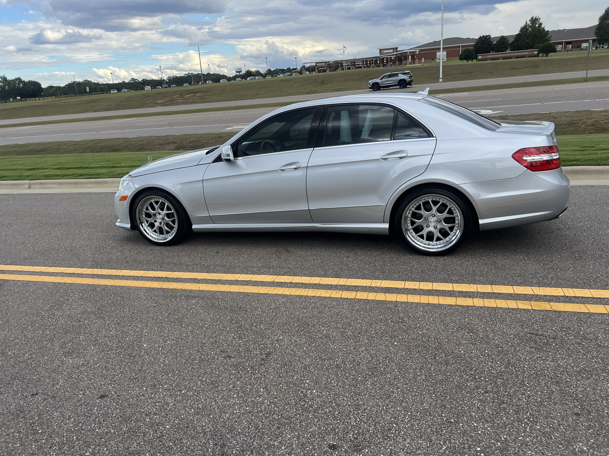 Used 2011 Mercedes-Benz E 350 Sedan image 4