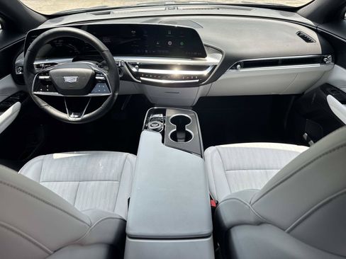 Certified 2025 Cadillac Lyriq Luxury RWD image 28