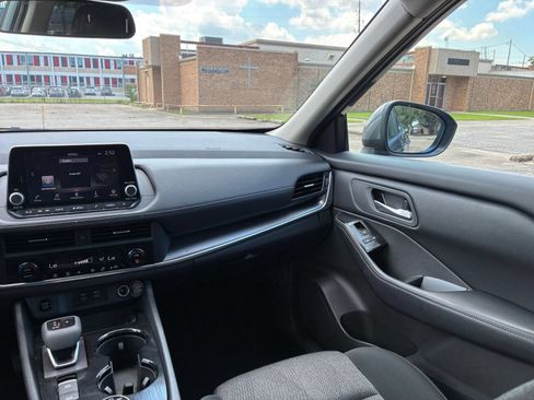 Used 2026 Nissan Rogue SV AWD/4WD image 32