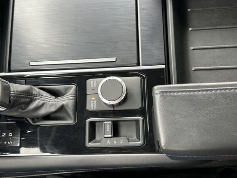 Used 2023 Toyota Tundra Platinum image 25