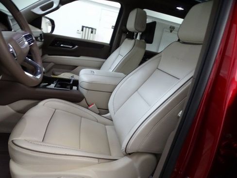 Certified 2025 GMC Yukon Denali w/ Denali Reserve Package image 2