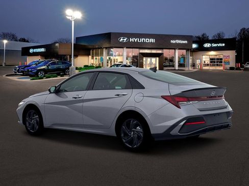 New 2026 Hyundai Elantra Sport image 4